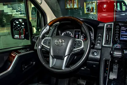 صورة 12 لـ 2023 Toyota GRANVIA