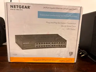 Netgear 24-Port Gigabit Ethernet Unmanaged Switch (GS324) - New in Box
