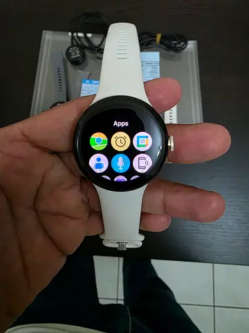 Google pixel watch Esim cellcular variant with charger condition 10/9.5 support all latest phones
