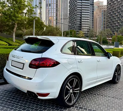 ELITE PORSCHE CAYENNE GTS V8 •• HIGHEST CATEGORY •• GCC •• IDEAL FOR DAILY DRIVING AND ROAD TRIPS