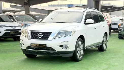 Nissan Pathfinder Platinum 2015 | GCC Specs | Fully Loaded | Excellent Condition