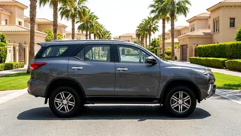 صورة 5 لـ 2021 Toyota FORTUNER