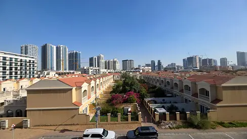 شقة واسعة بغرفة نوم واحدة | موقع مميز | جاهزة للسك