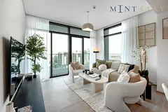 Cozy 2BR w/ Creek Views in Dubai Creek Harbour