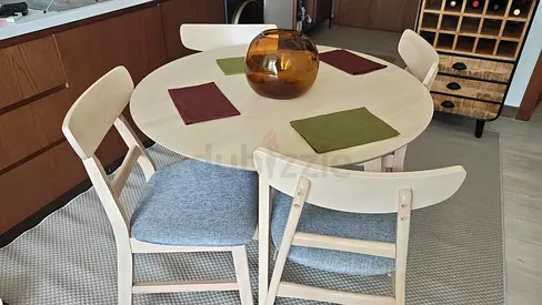 Light Wood Round Dining Table with 4 Matching Chairs