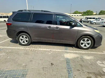 2015 Toyota Sienna LE - Excellent Condition - American Specs