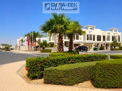 فيلا نادرة صف واحد | 4 غرف نوم | جاهزة للسكن | موقع مميز في ميدان