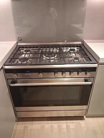 Siemens iq 700 Top gas oven electric dual fan