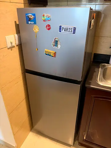 Hoover silver refrigerator - 1.45meters (240L capacity) Top-Freezer - Excellent Working Condition