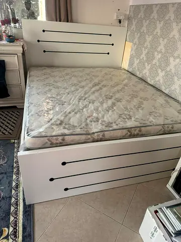 Selling Brand New King Size Bed with mattress