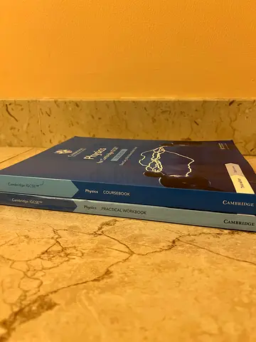 Cambridge IGCSE Physics Set - Coursebook 3rd Edition + Practical Workbook