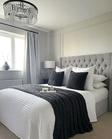 Light gray colour 180*200 king size Bed with tufted headboard