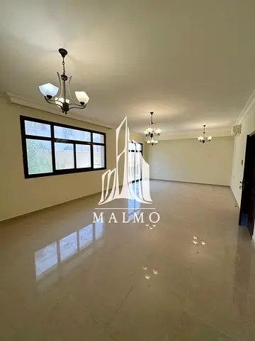 HOT DEAL | Clean & Nice villa with Private back yard