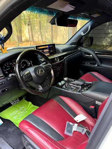 2020 Lexus LX-SERIES photo 6
