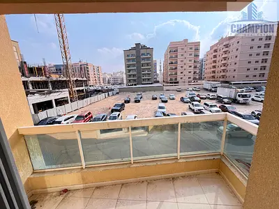 SPACIOUS CLOSED STUDIO : RENT 39K : GYM :NO PARKING : ONLY FOR ASIAN