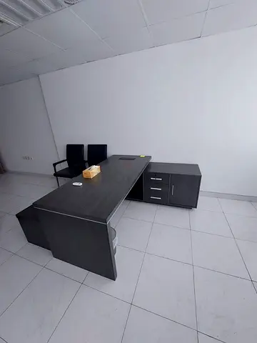 Offise table