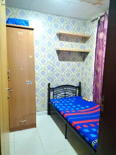 Maidroom with attached washroom all included no commission drict owner neat and clean not crowded