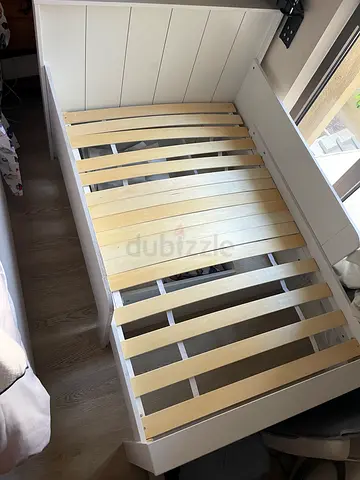 Extendable toddler/child bed
