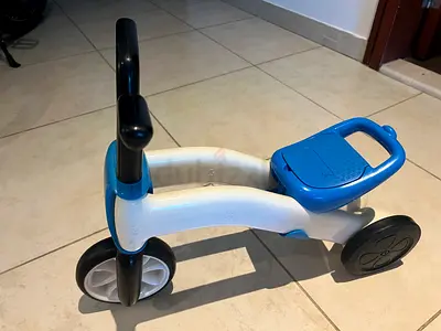 Bunzi 3-wheel Ride-on bike for Toddlers — Blue/White