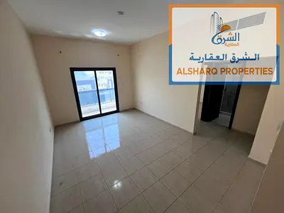 غرفه وصاله مساحه كبيره بالكونه اطلاله مفتوحه تكيف مركزي موقع خدمي وقريب من كل الخدمات