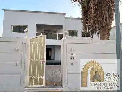 فيلا فاخرة للإيجار السنوي في البراشي الشارقة 5 غرف ماستر 8 حمامات غرفة خادمة ماستر صالات ومجلس مطبخ كبير موزعات واسعة بلكونتين وباركينج مغطى للتواصل 0