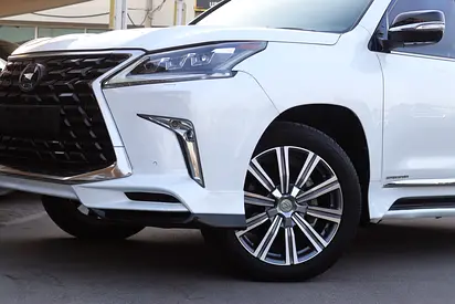 2017 Lexus LX-SERIES photo 9
