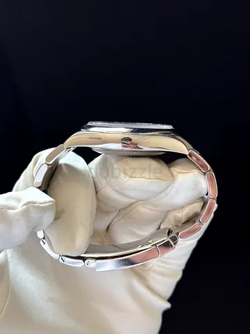 Stainless Steel Men's Wristwatch with Metal Bracelet - Preowned