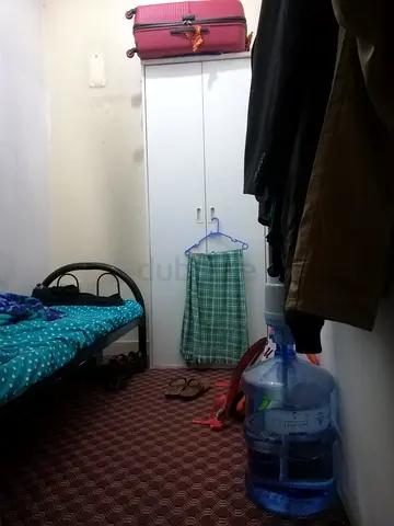 Fully closed partition near burjuman metro
