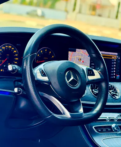2017 Mercedes-BENZ E-CLASS photo 11