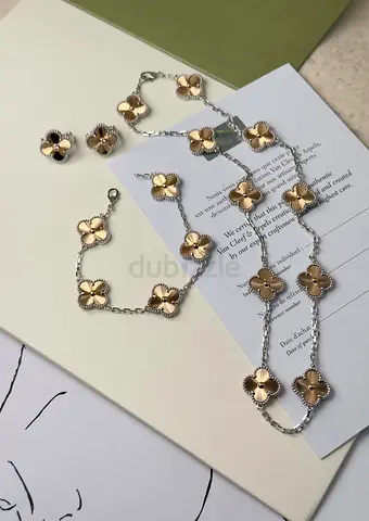 Alhambra necklace, 10 motifs  Earrings 1 Motif & Bracelet 5 Motifs
Full Set