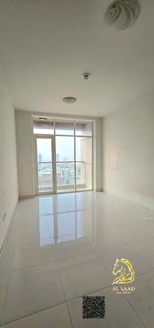 2 room apartment and lounge with comfortable space and open view, suitable for families seeking vital location and integrated services.
