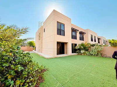 LUXURY CORNER 4BHK WITH BIG GARDEN WITH MAID ROOM