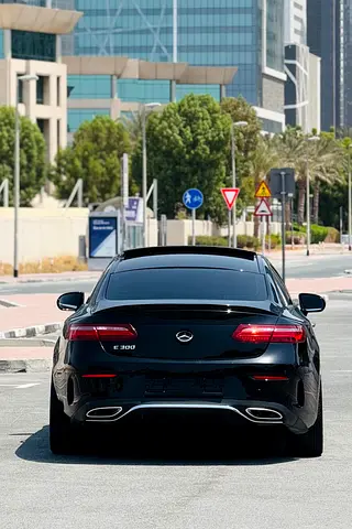 2017 Mercedes-BENZ E-CLASS photo 5
