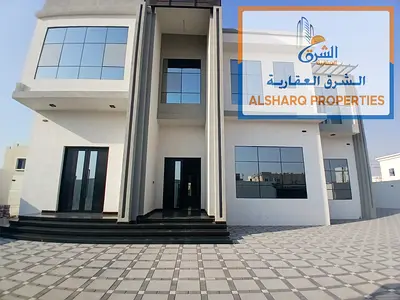 Luxury villa, brand new, first occupancy, 5 bedrooms, courtyard, laundry room, maid's room, super d