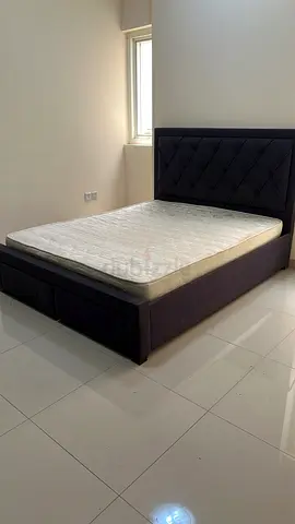 Queen size bed with medicated mattress for sales