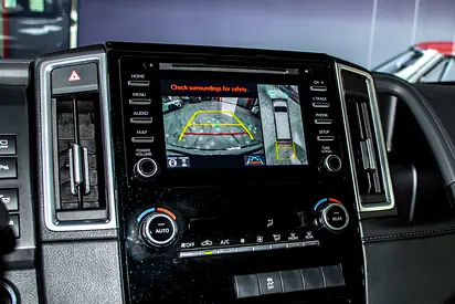 صورة 19 لـ 2023 Toyota GRANVIA