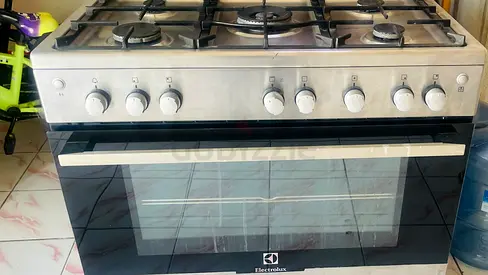 Electrolux 5-burner Gas Stove with Built-in Oven - Good Working Condition