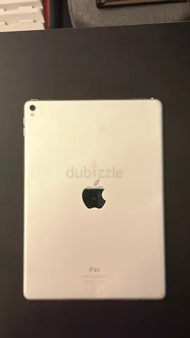 Apple iPad (Silver) - Good Condition
