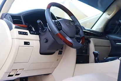 2017 Lexus LX-SERIES photo 13