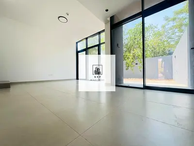 Smart lavish 2 bedroom townhouse | Sendian Massar | best price