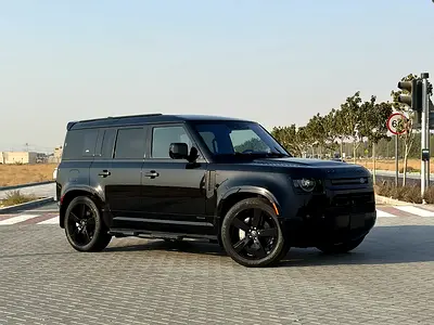 Land Rover Defender 110 SE P400 · 2021 · Canadian Specs · 84,000 km · Full Black ·