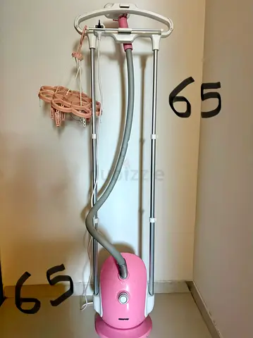 Philips Garment Steamer - Pink, Vertical Steamer in Good Condition
