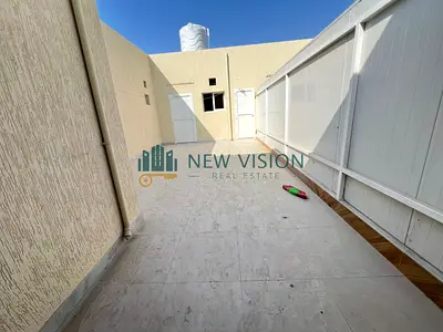 بيت عربي ثلاث غرف وصالة سكن عائلي موقع مميز