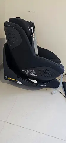 Maxi-Cosi convertible car seat - completely new. Latest model, bought it at 3500aed.