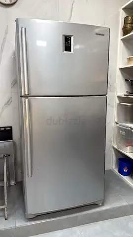 Samsung Silver Top Freezer Refrigerator - Good Condition