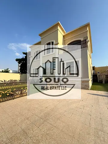 5 BR Villa with Private Garden | 8000 sqft