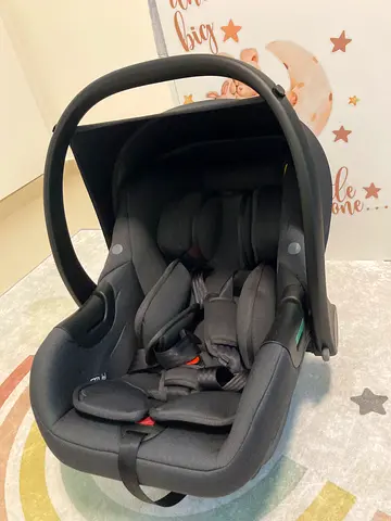 MIILA Black Infant car seat - excellent almost new clean condition (European Brand)
