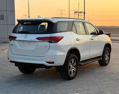 صورة 8 لـ 2023 Toyota FORTUNER