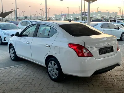 2023 Nissan SUNNY 照片 10