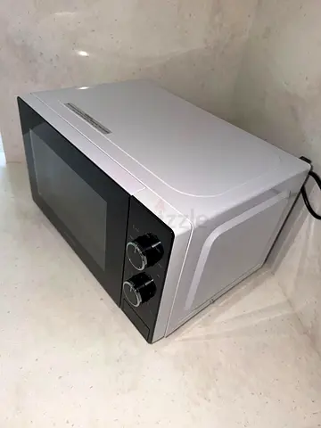 Samsung white/black microwave